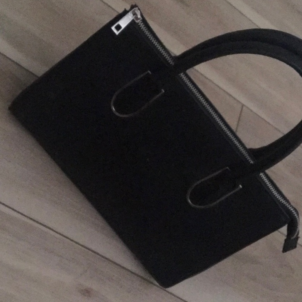 Black purse make me offers I ACCEPT TRADES